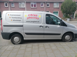 Circus Jongleers autobelettering