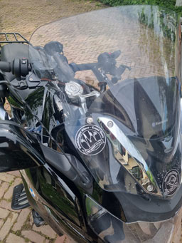 Toursticker op motor